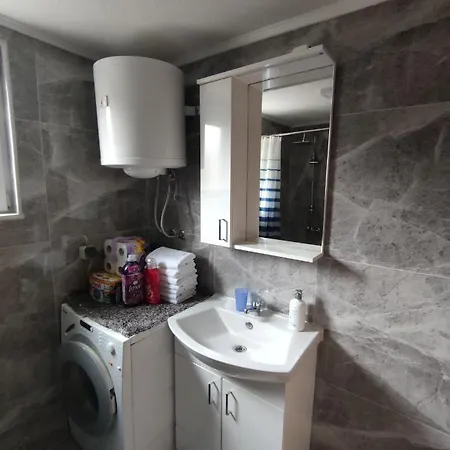 Amina Vinac-jajce Campingplatz