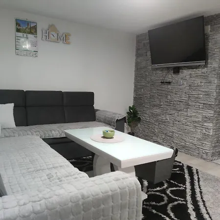 Amina Vinac-jajce Campingplatz